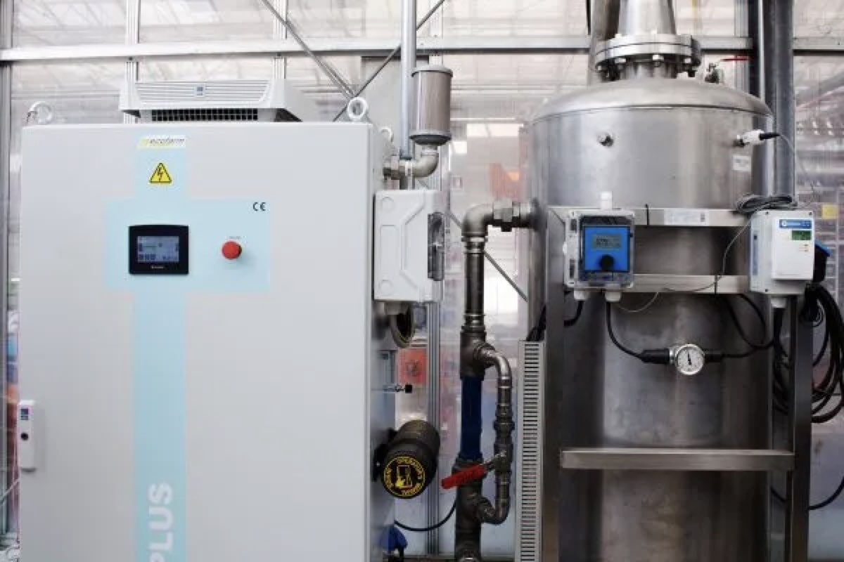 Generatore di ozono per l'irrigazione di Ecofarm Storti .jpeg